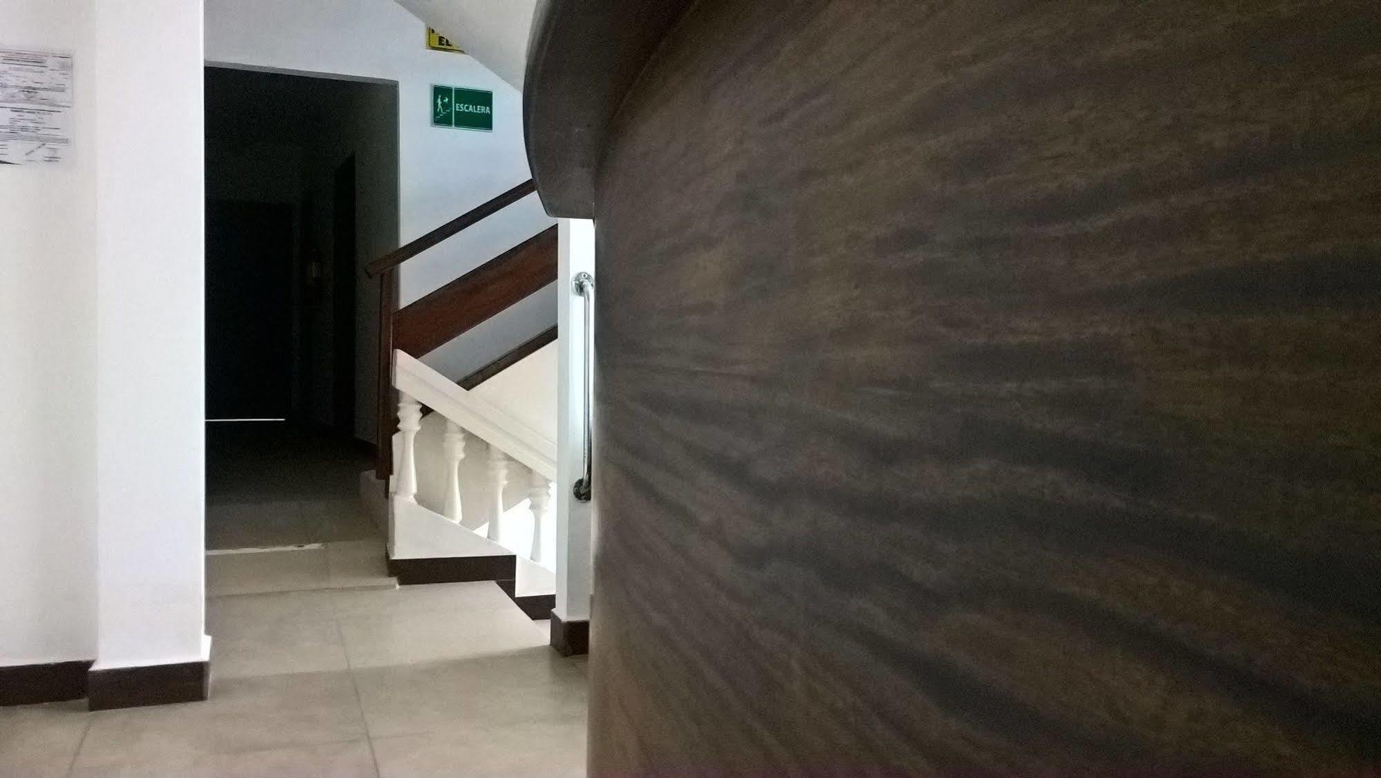 Hostal Costa Del Pacifico Пуэрто-Айора Экстерьер фото
