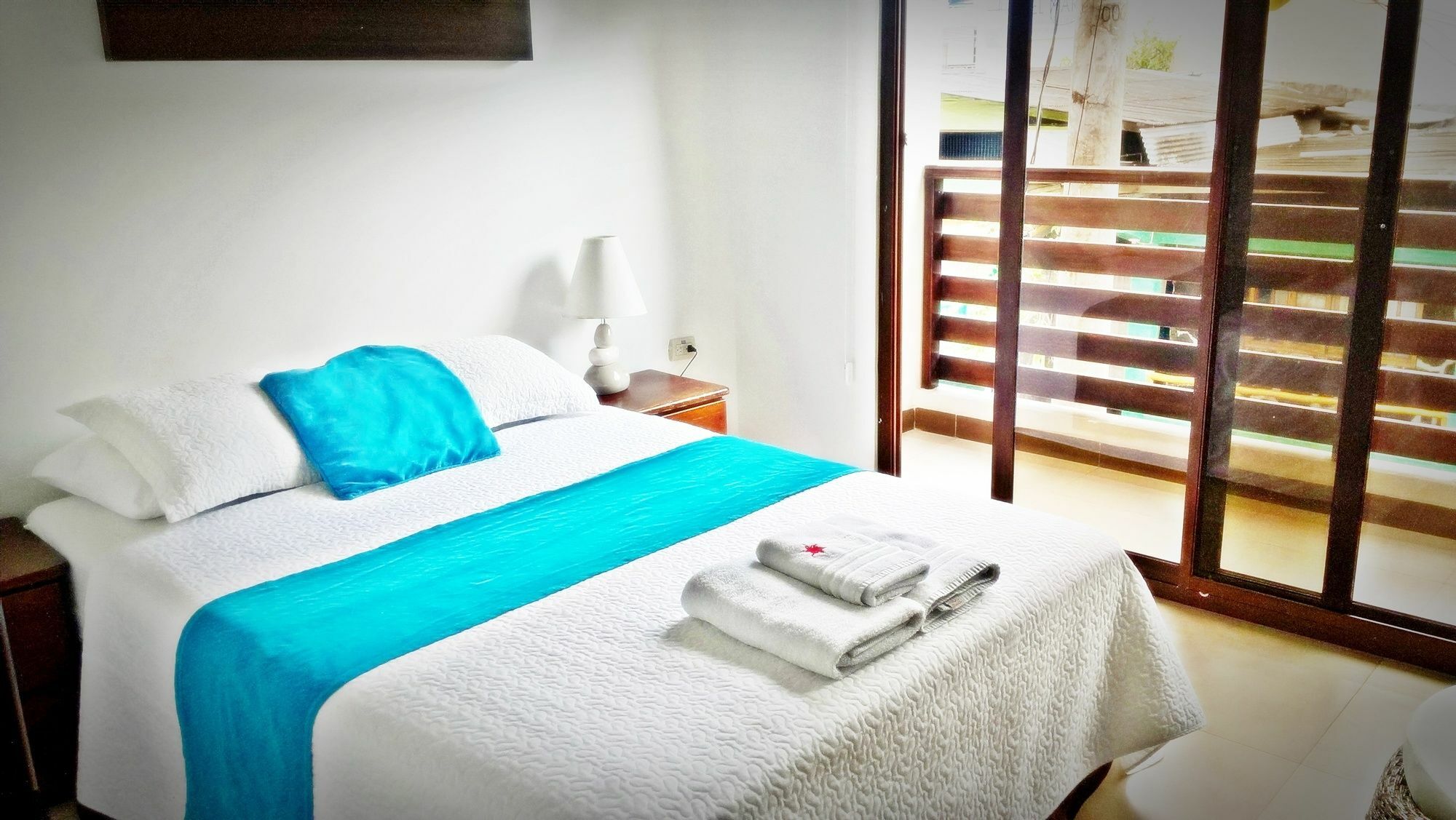 Hostal Costa Del Pacifico Пуэрто-Айора Экстерьер фото